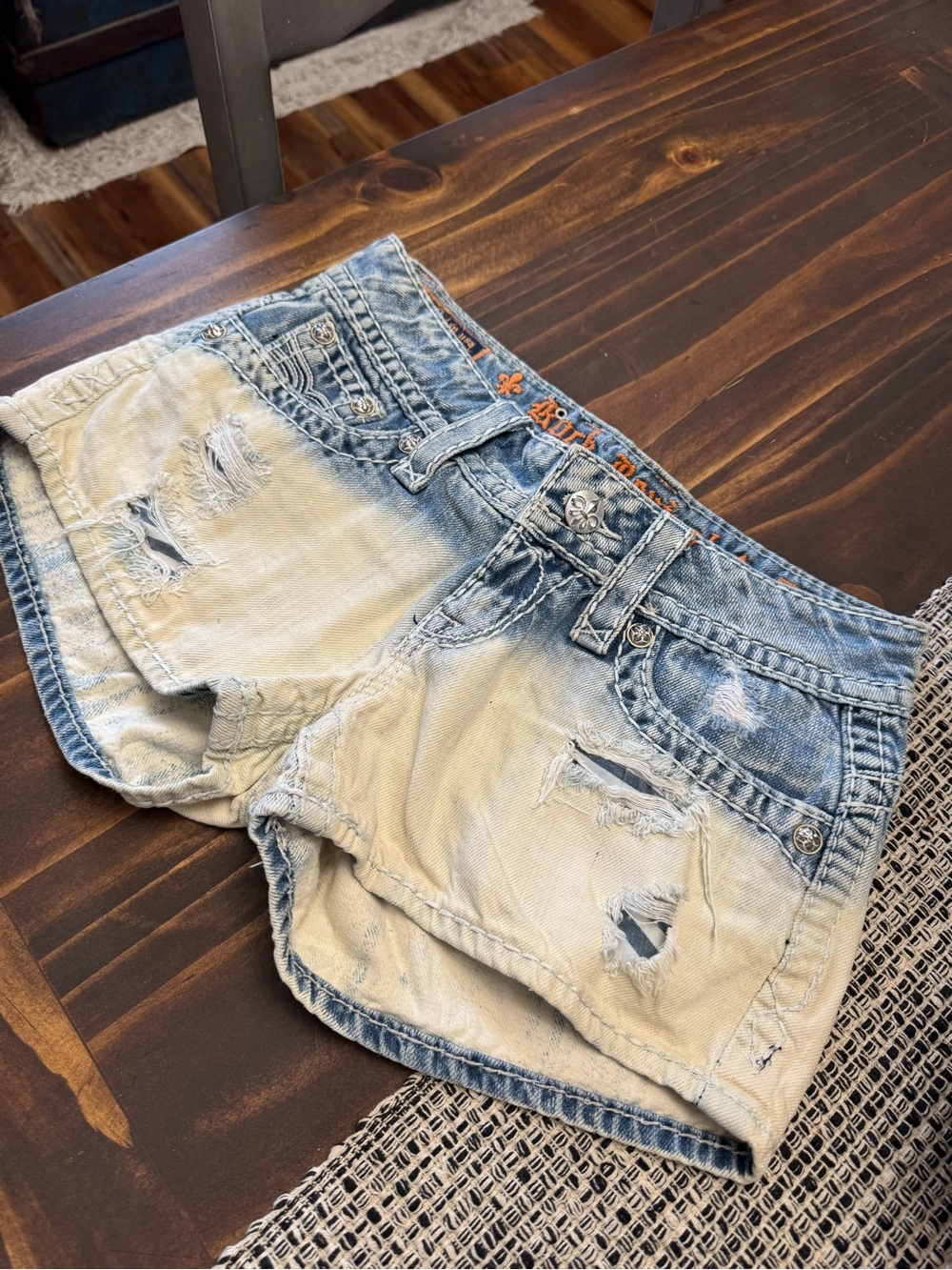 Rock Revival Bluebell shorts size 26